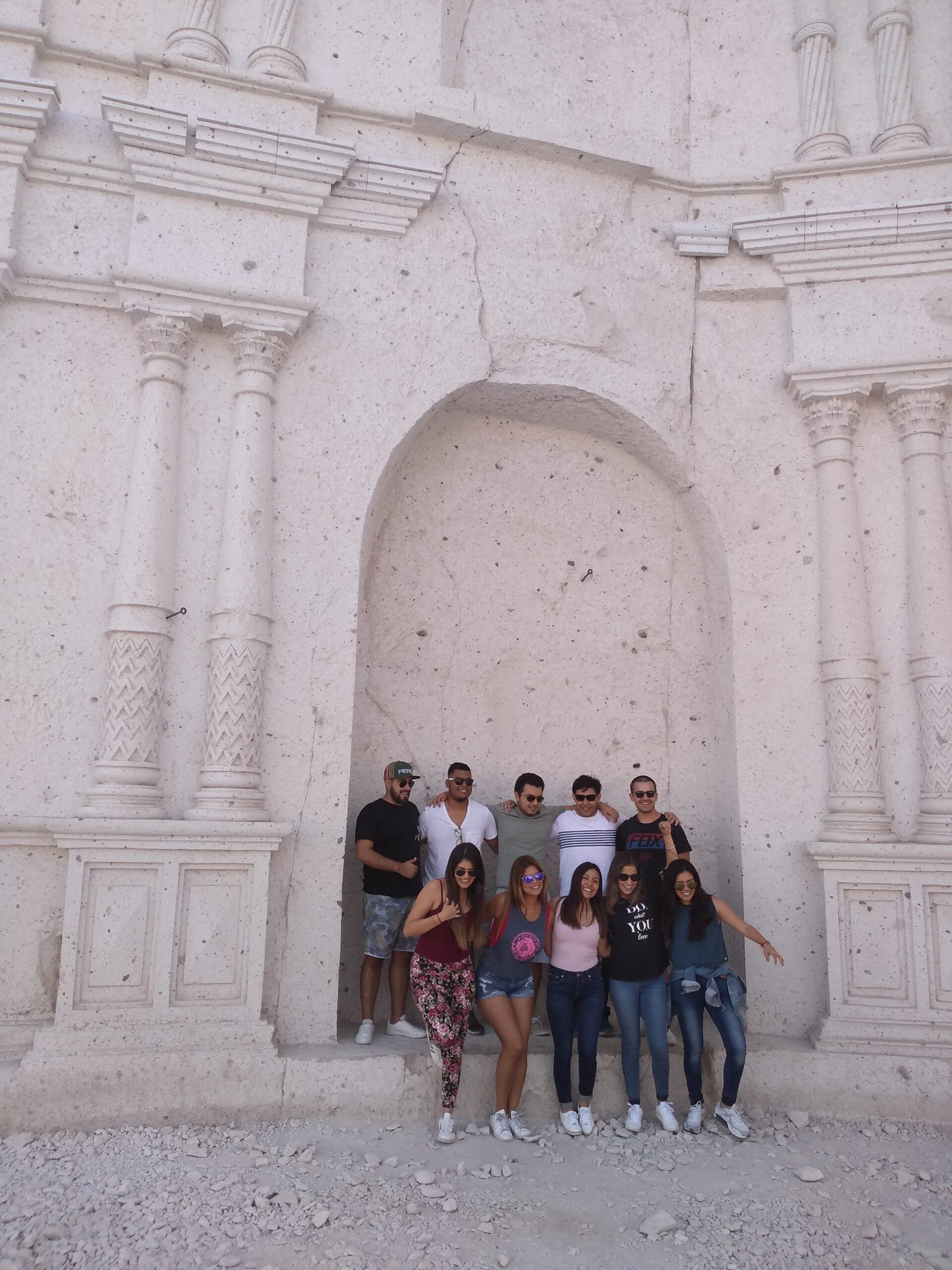 FULL DAY EN AREQUIPA CITY TOUR CAMPIÑA Y RUTA DEL SILLAR 7 HORAS - Imagen 4
